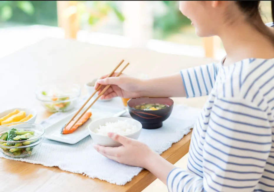 更年期うつの食べ物選びと毎日続けやすい食生活改善のコツ